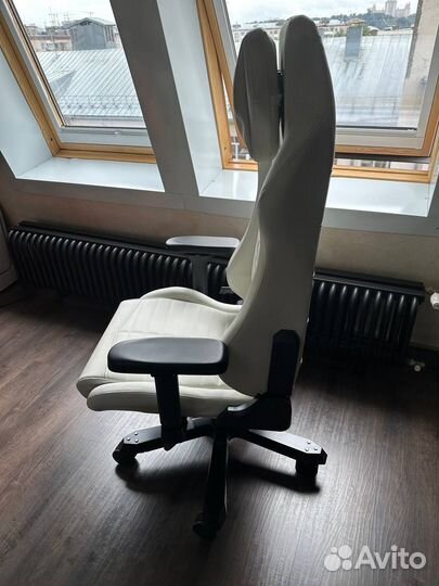 Компьютерное кресло dxracer Master