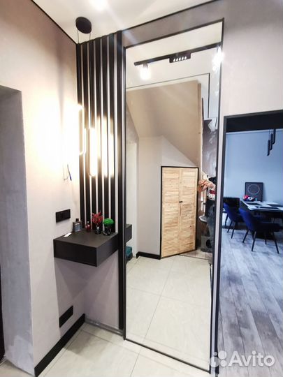 Зеркало настенное в раме