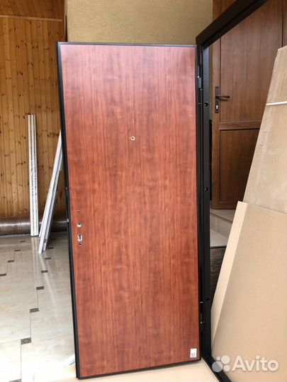 Дверь входная металлическая новая