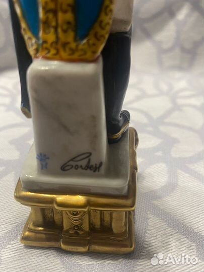 Фарфовая статуэтка маршал