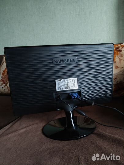 Монитор Samsung S19C150N