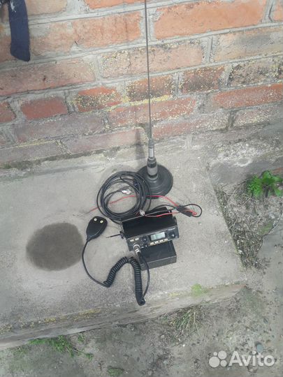 Автомобильная рация с антенной