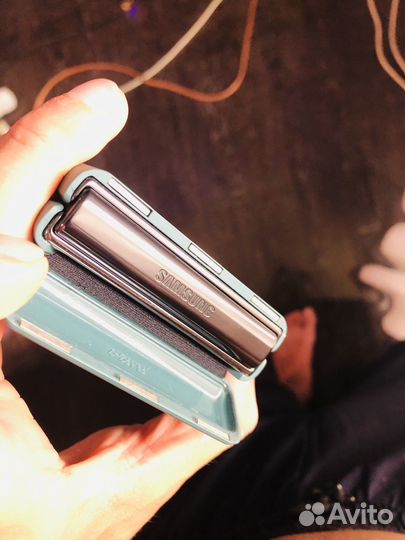 Samsung galaxy z flip 4