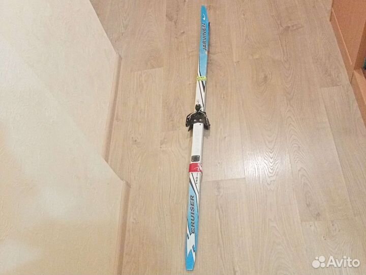Лыжная палка одна,лыжи -140, ботинки, размер 32