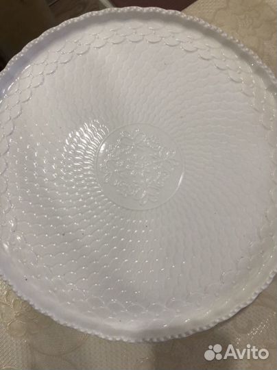 Тортница на ножке