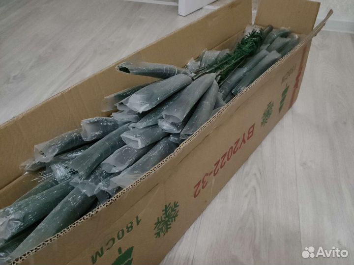 Елка новогодняя сосна с шишками, 180см новая