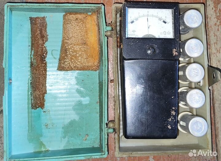 СССР Вольтметр аккумуляторный М2033