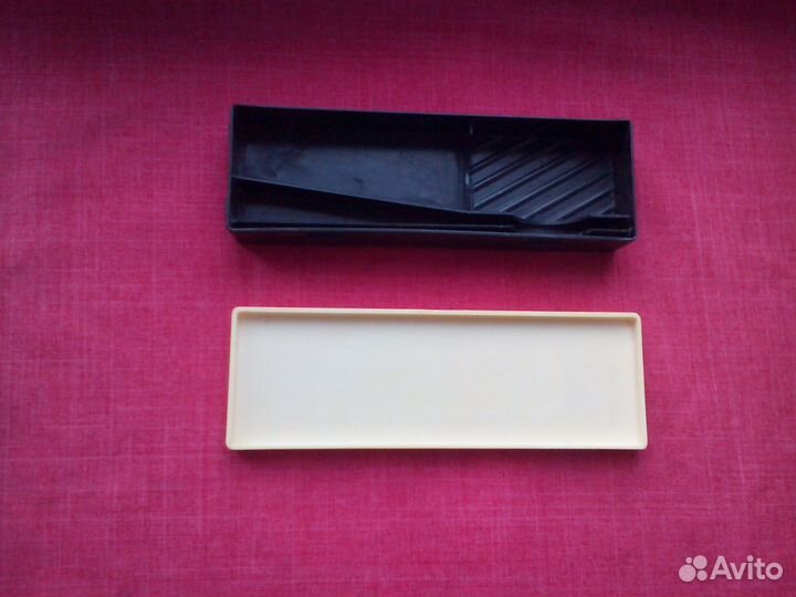 Футляр для зубн.щетки ; для бритв.станка, СССР