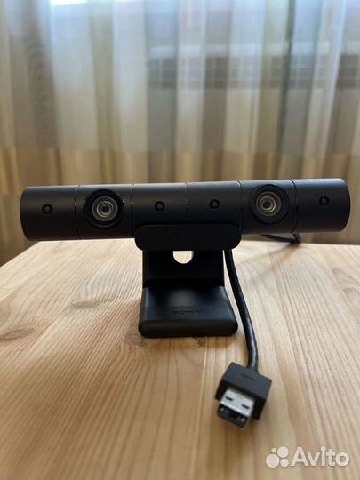 Sony Playstation 4 Pro 1TB + Playstation Camera v2