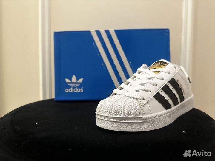 Adidas superstar