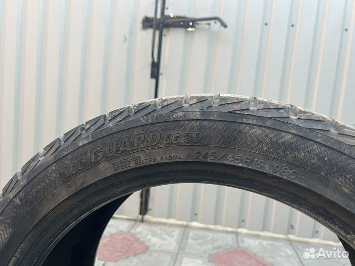 Yokohama Ice Guard IG30 245/45 R19