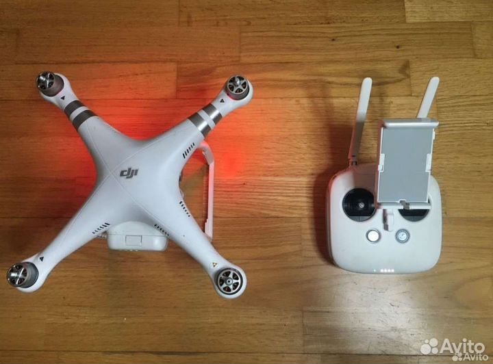 Квадрокоптер DJI Phantom 3 Advanced