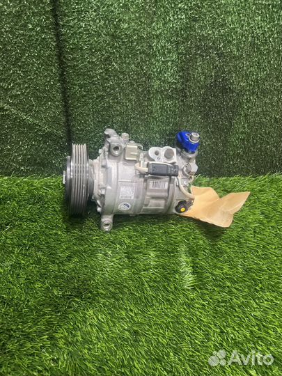 Компресор кондиционера на Mersedes A0008305702