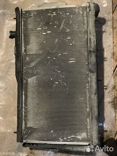 Радиатор Subaru Outback