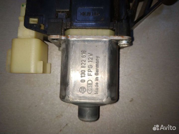 Мотор стеклоподьемника левый Форд Фиеста с 2008г