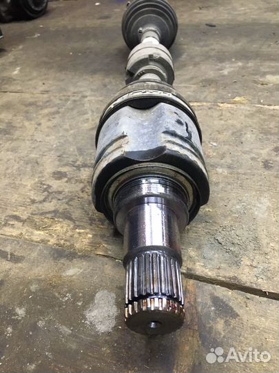 Полуось передняя левая Toyota Camry 55 2.0