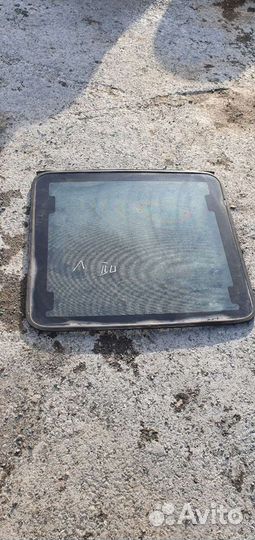 Стекло люка паджеро 2
