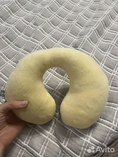 Подушка для сна в машине