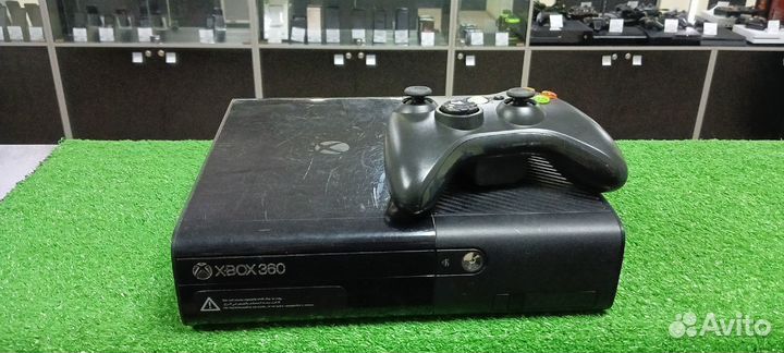 Microsoft Xbox 360 E 250 гб HDD, 35 игр