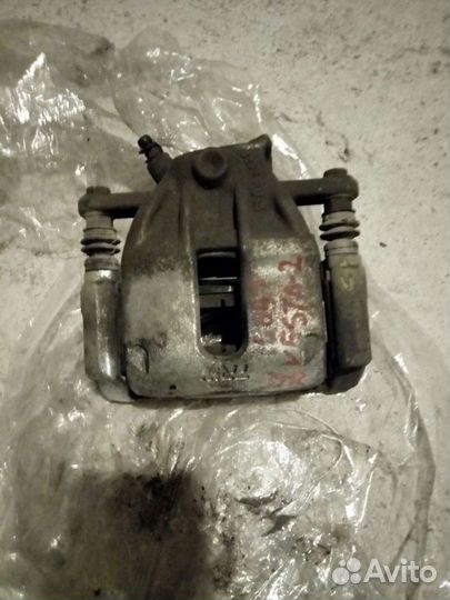 Суппорт правый передний LADA vesta