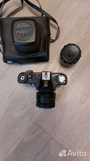 Пленочный советский фотоаппарат Зенит ет