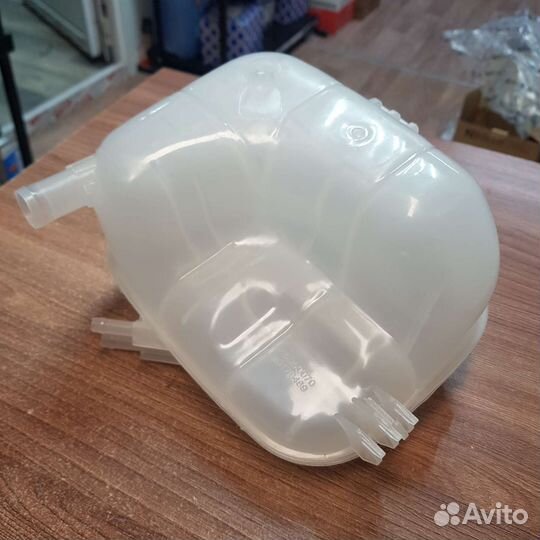 Расширительный бачок Opel Astra H