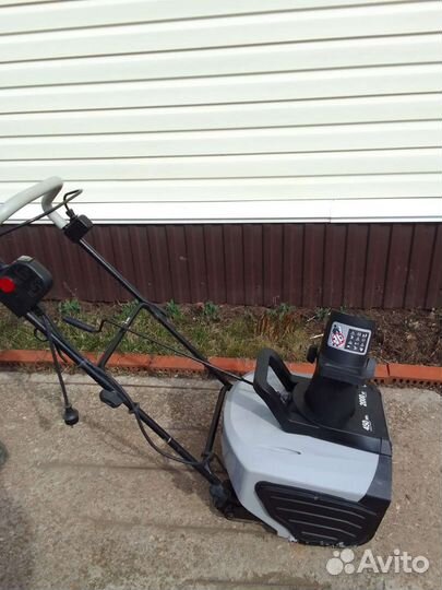 Снегоуборщик электрический