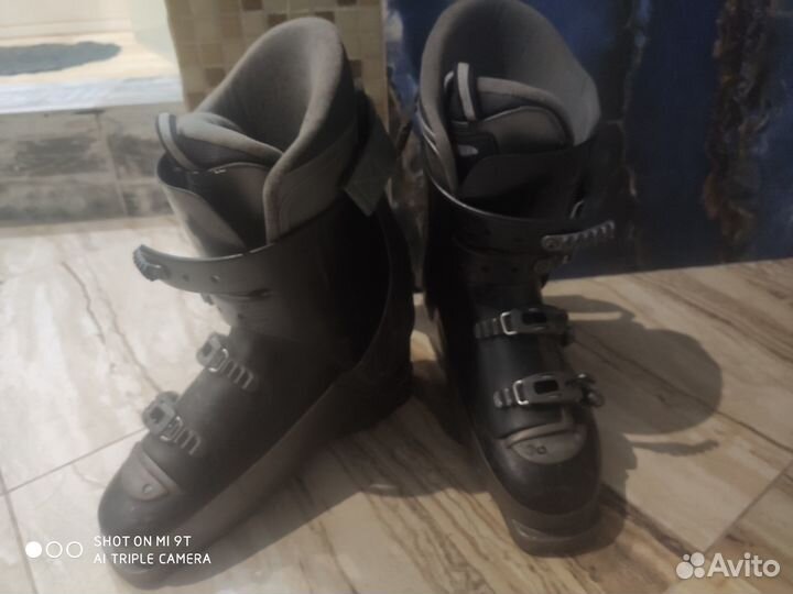Продам ботинки лыжные