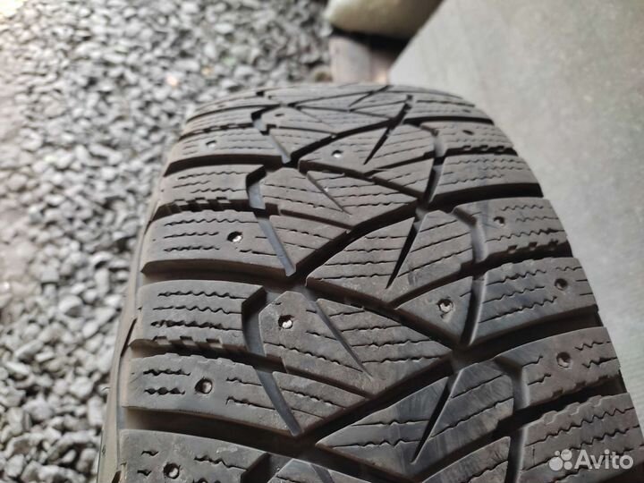 Goodyear Ultragrip 600 215/65 R16