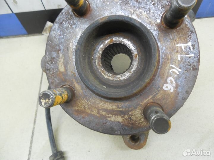 Кулак поворотный передний левый Micra (K11E) 1992