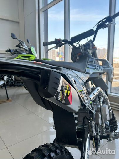 Питбайк Regulmoto five 125 EM механическая кпп