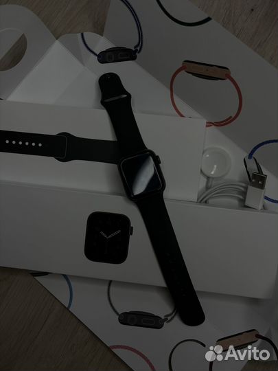 Часы Apple Watch SE 40 mm 2020