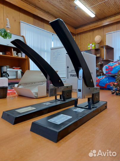 Степлер офисный большой