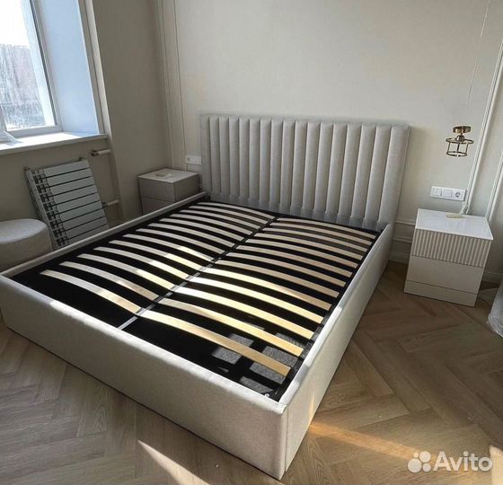 Кровать с подъемным механизмом