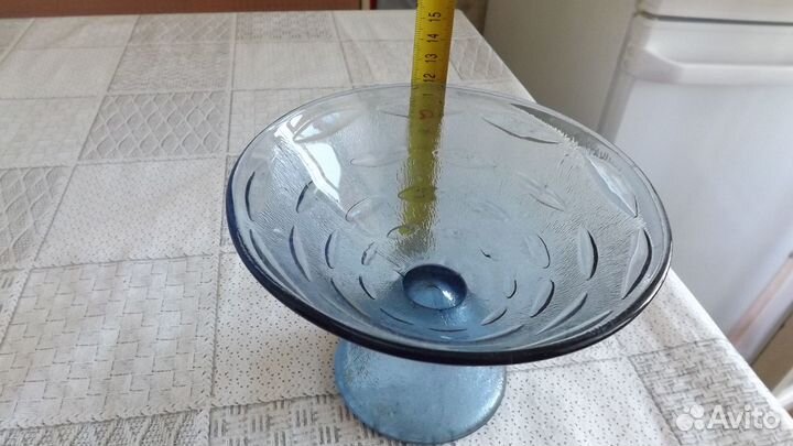 Ваза на ножке цветное стекло