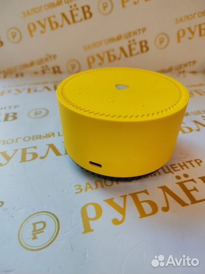 Умная колонка Яндекс Станция Лайт с Алисой желтый
