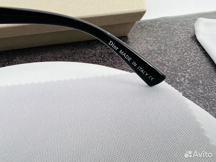 Солнцезащитные очки