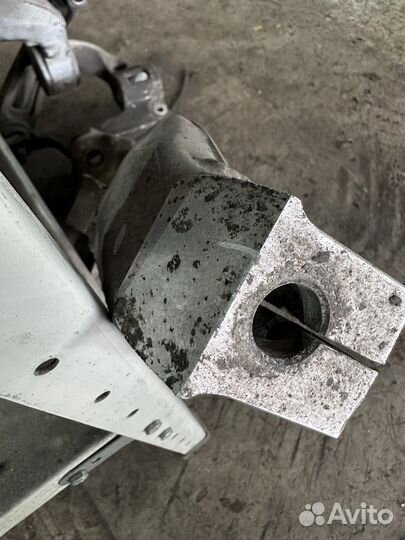 Поворотный кулак Range Rover L405