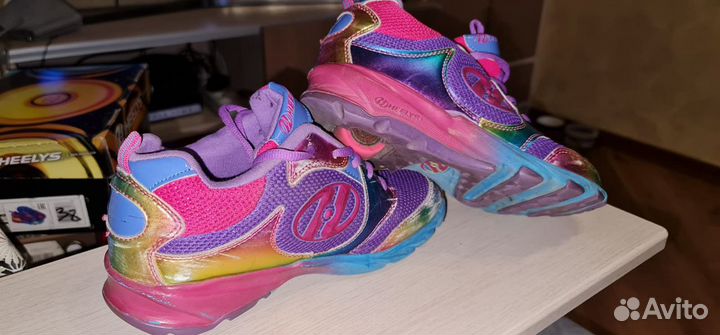 Кроссовки на роликах