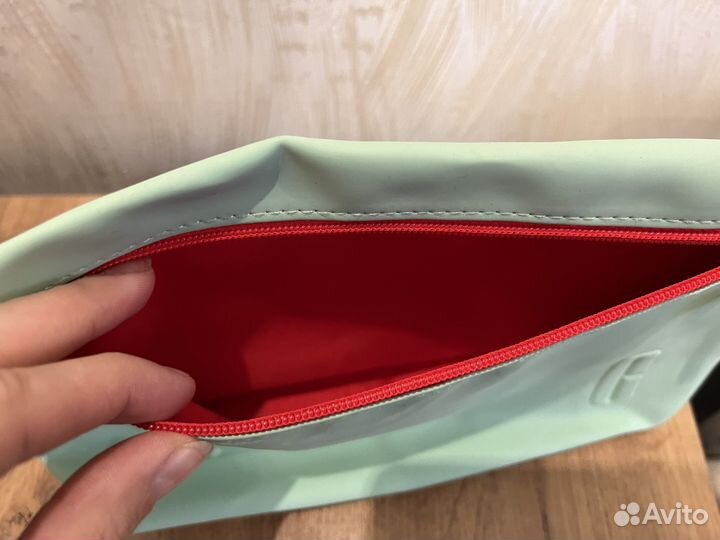 Clinique косметичка