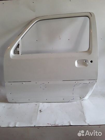 Дверь передняя левая Suzuki Jimny 1998