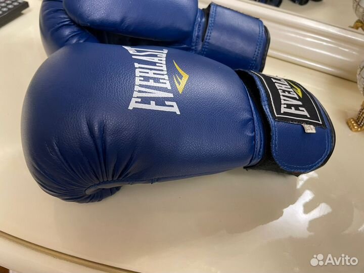 Боксерские перчатки everlast