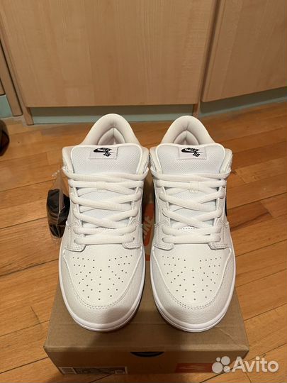 Кроссовки Nike SB Dunk Low White Gum