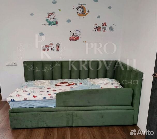 Детская кровать с мягкими бортиками