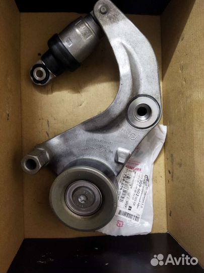 Натяжитель ремня генератора на Honda CR- V