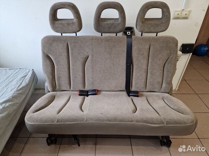 Сиденье диван третий ряд на dodge caravan 4