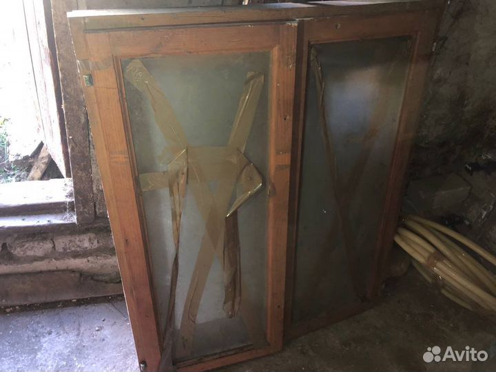 Деревянная оконная рама двухстворчатая