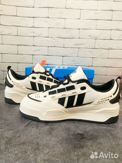 Кроссовки adidas