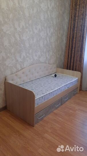 Кровать с матрасом новая