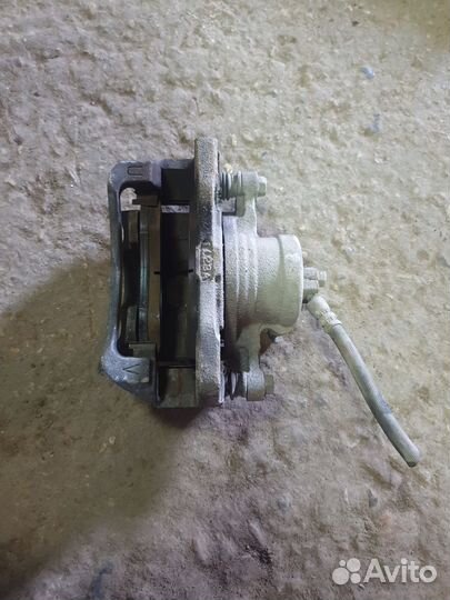 Суппорт тормозной передний правый Chevrolet Lacett